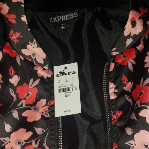 ✨HOST PICK✨EXPRESS Floral Jacket - Picture 3 of 4